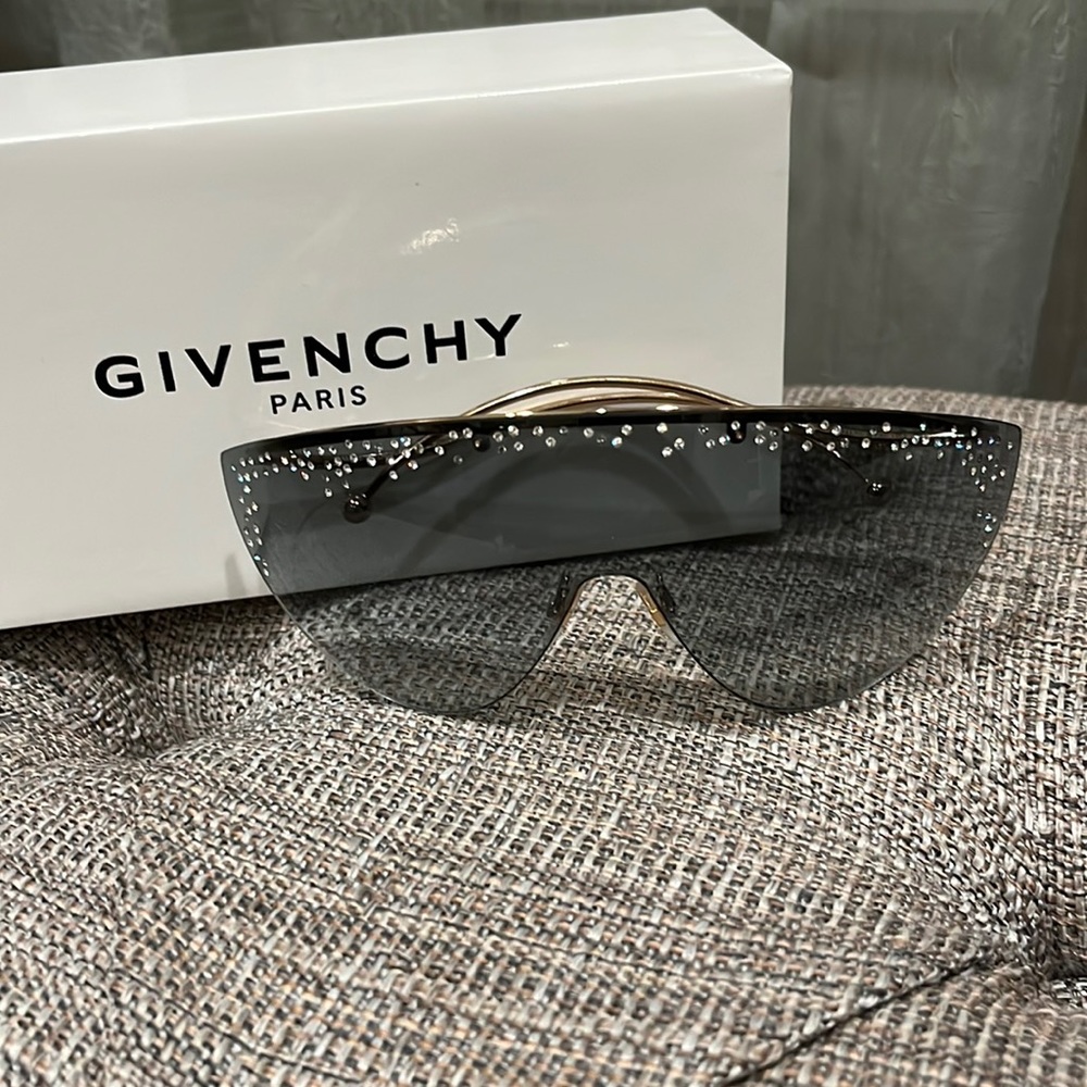 GIVENCHY Gradient Shield Sunglasses w/Crystals NEW w/Case and Box